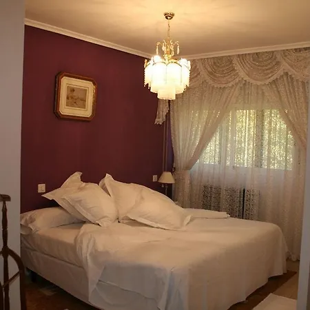 בית הארחה Mirador Del Ermitage 3*