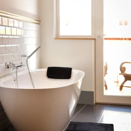 בית הארחה Mirador Del Ermitage 3*